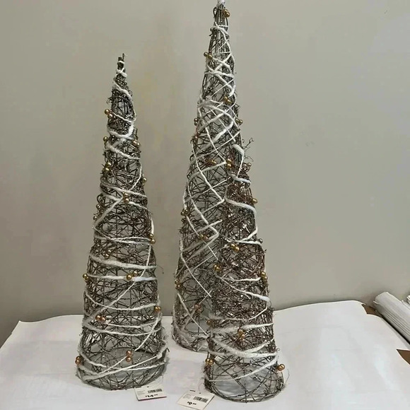 Christmas Decor - Picture 3 of 9